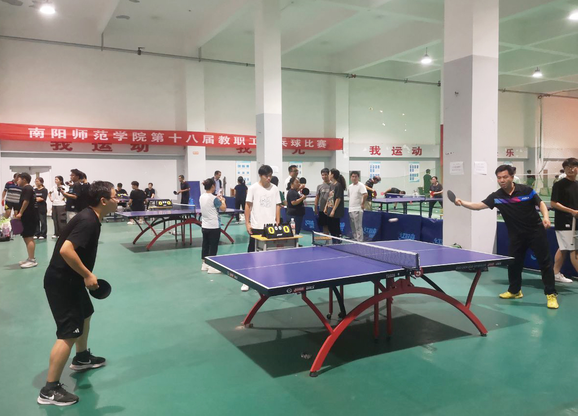 男子单打比赛现场.jpg